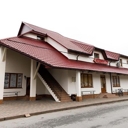 Gostyniy Dvir Synevir Hotel ซีเนวีร์ ภายนอก รูปภาพ