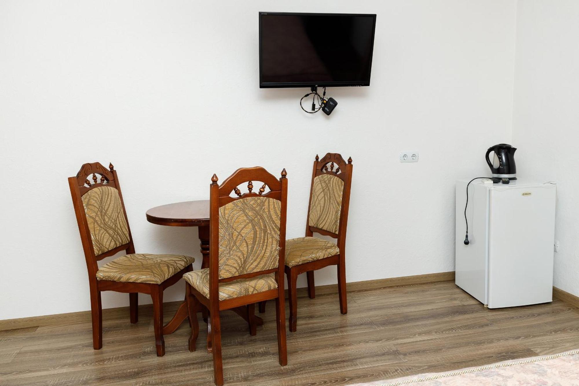 Gostyniy Dvir Synevir Hotel ซีเนวีร์ ภายนอก รูปภาพ