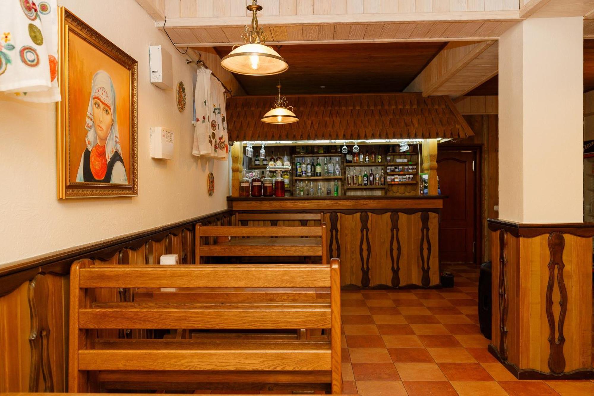 Gostyniy Dvir Synevir Hotel ซีเนวีร์ ภายนอก รูปภาพ